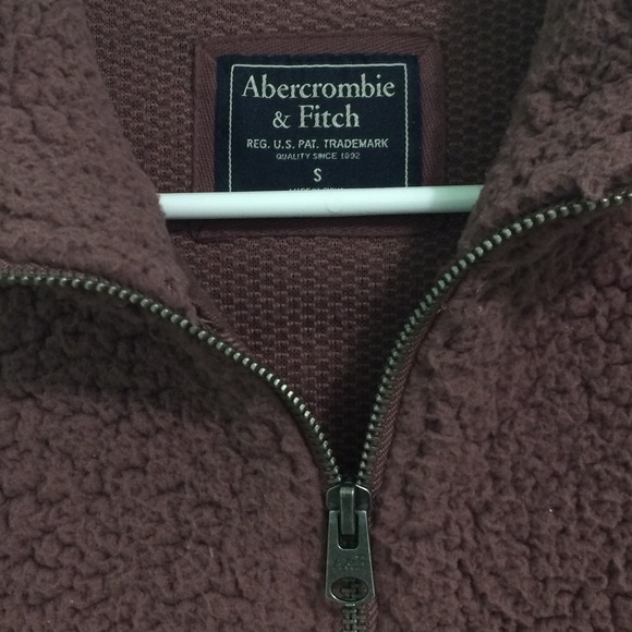 Abercrombie and Fitch Sherpa quarter zip/ pullover - Picture 4 of 5